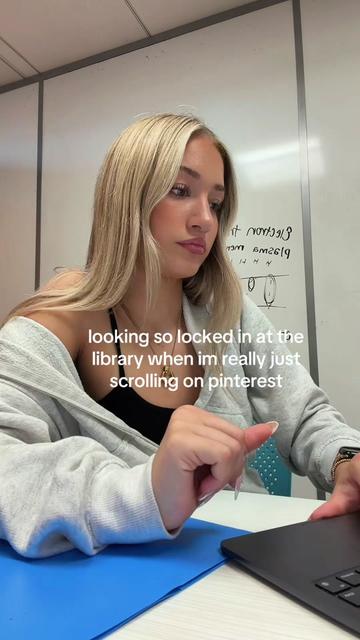 @caitlynnavery