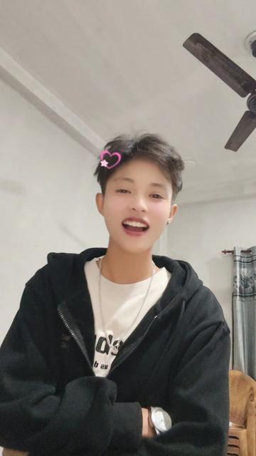 @๐ก๐
ฐ๏ธ๐จ๐๐๐ง๐ฌ ๐๐ฅ