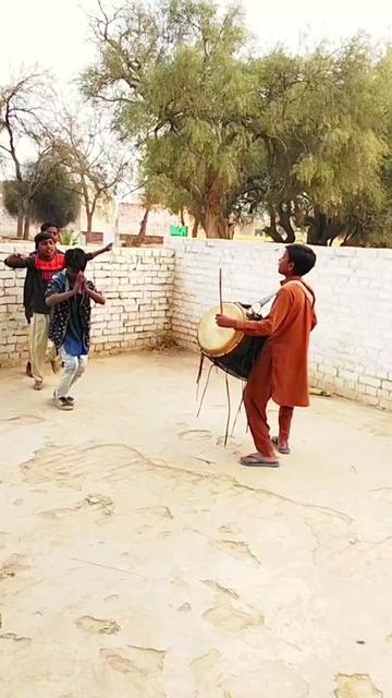 @Dhol De Rang