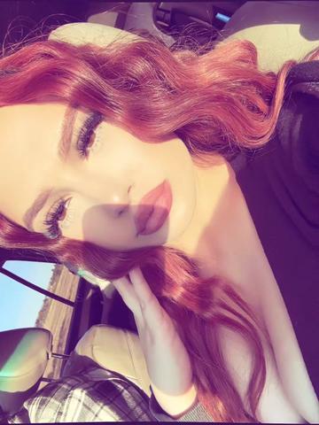 @Katiebabyy 🍒🎱🍸