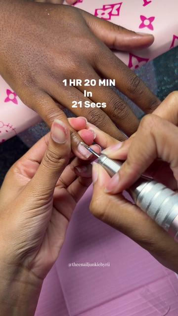 @Rihanna | KCMO Nail Artist