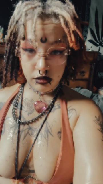 @Their Little Devil⛓️🖤♥️✨