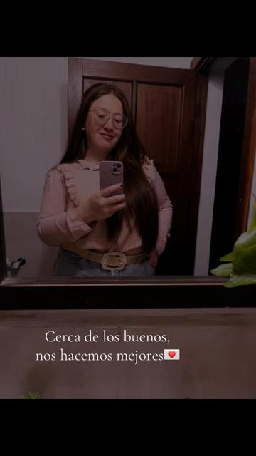 @Vicky🦋