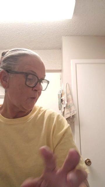 @granny at kitchen table 🎼🎵❌️