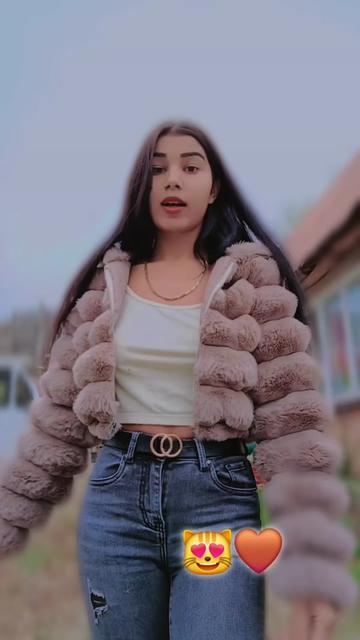 @🐝