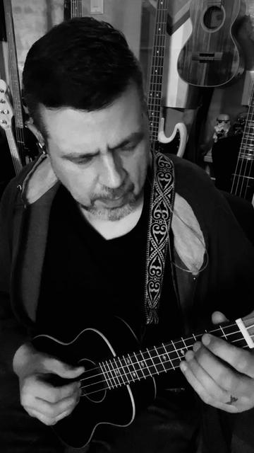 @Ron Plays Bass 🇨🇦🍁