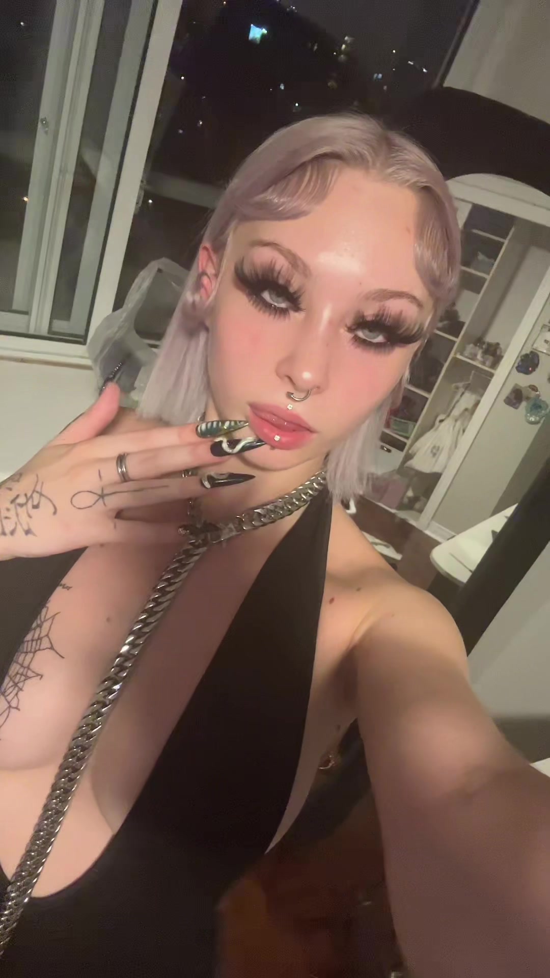 @2pretty4ademon