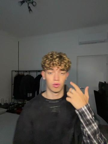 @𝓨 𝓛 𝓘 𝓐 𝓝💎