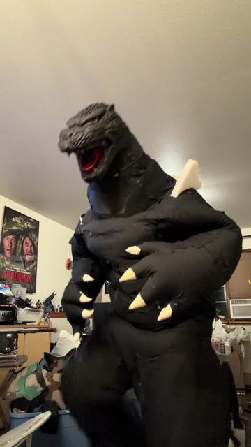 @Glueguncosplay94