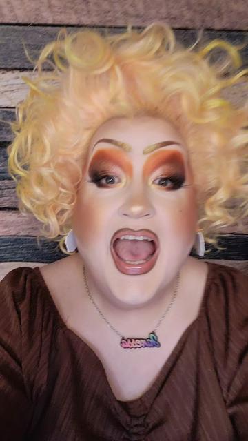 @Janessa Jaye Champagne