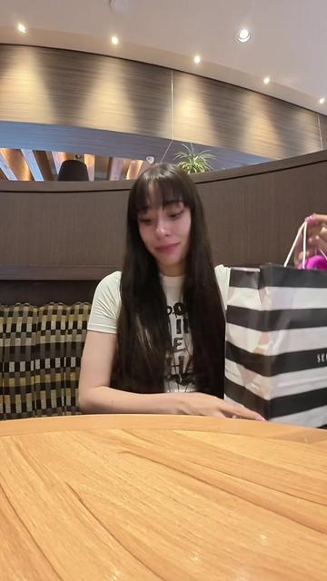 @Cinthia Victoria Corea 🇰🇷