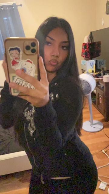 @𖣂︎