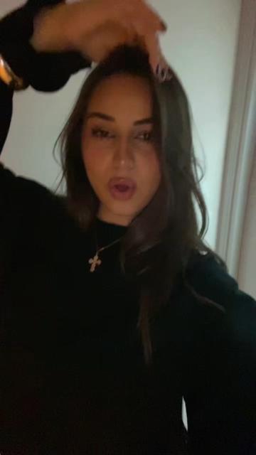 @𝑽𝒂𝒏𝒆𝒔𝒔𝒂🇦🇱