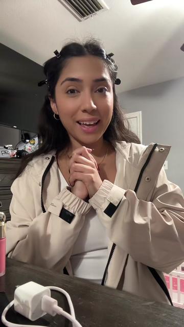 @Elizabeth Trujillo 🎀