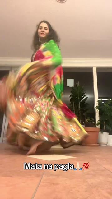 @(nidhzazz) Dr. Nidhi Joshi