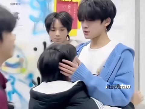 @𝓪𝓵𝔂𝓪𝓪𝓁𝓊𝓋𝓋_阿利亚✨