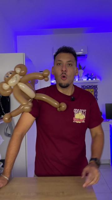 @Nello_Balloon Artist