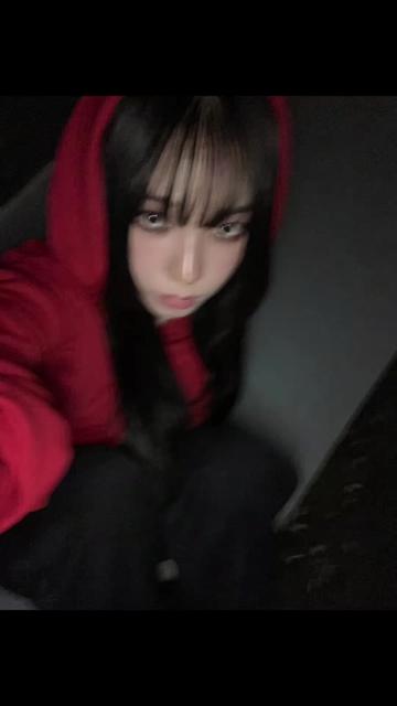 @-.-