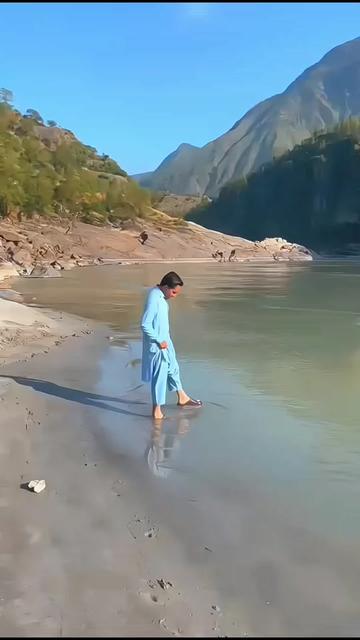 @WAQAR AHMAD ❤️love botany 🌴
