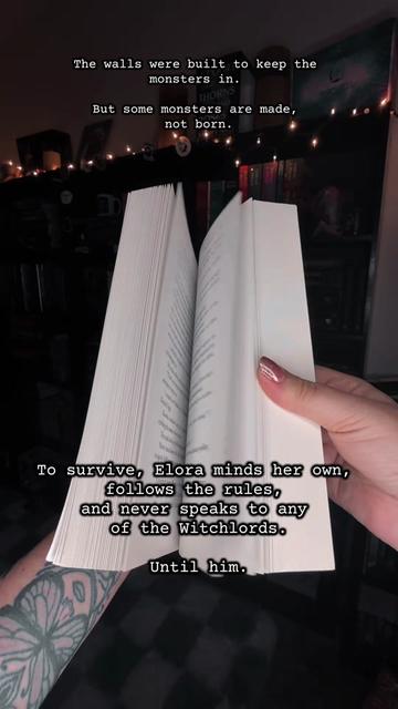 @Danielle Reads 📚☕️ 🧸