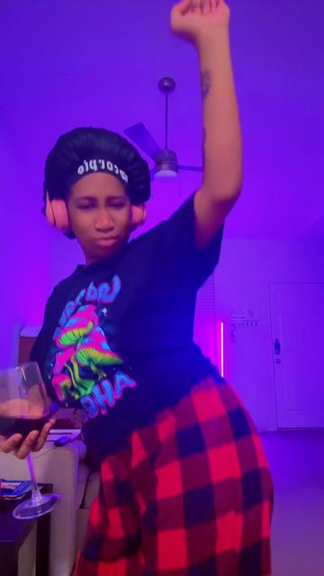 @lovelymika99