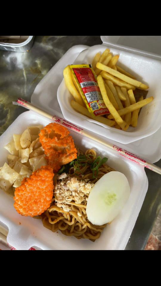 @MIE & WONTON CHILI OIL SMBJ