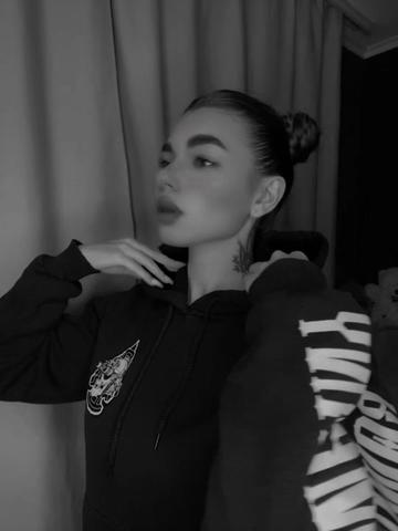 @Alina🦋✨