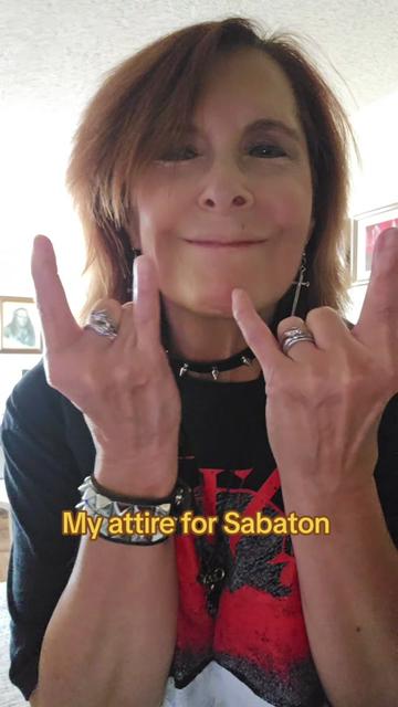 @Debbie Elicksen 🇨🇦🇺🇦🤘🧡