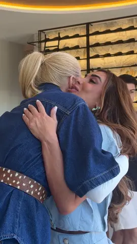 @Ana Hickmann