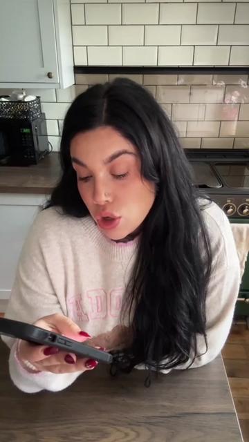 @MrsHemingway