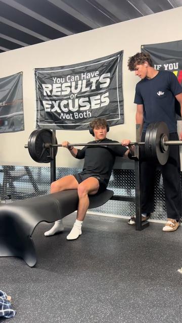 @𝔄𝔲𝔰𝔱𝔦𝔫Liftz