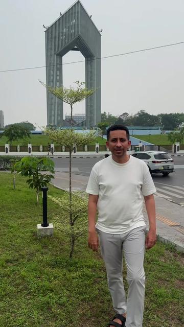 @Husein Ja’far Al Hadar