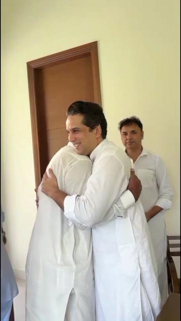 @Makhdoom Hashim Javan Bakht