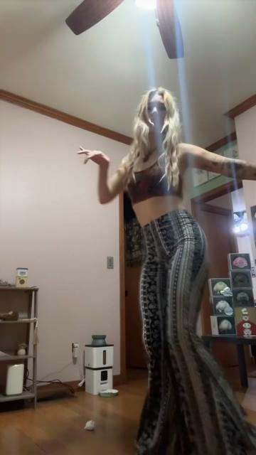 @kosmickay_