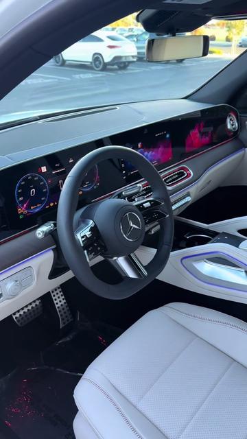 @Mercedes Lounge