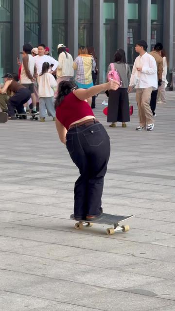 @陈静伊