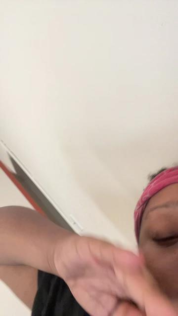 @Dee_nuggss