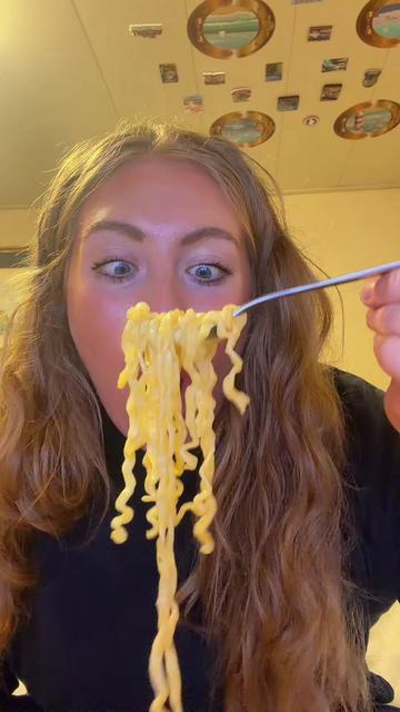 @Amanda Tries Snacks