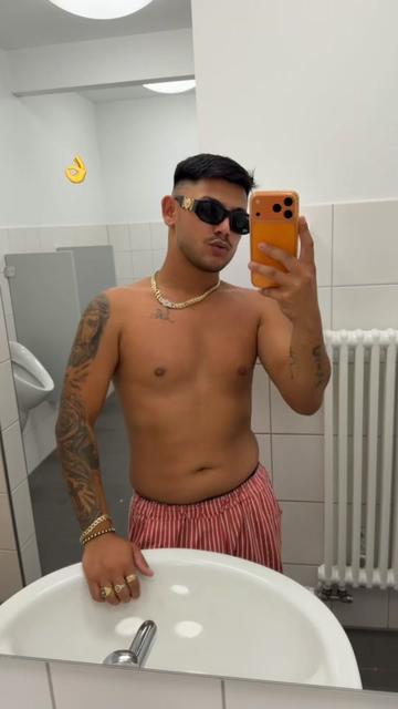@💸🧸⚜️🍫🐶Levi