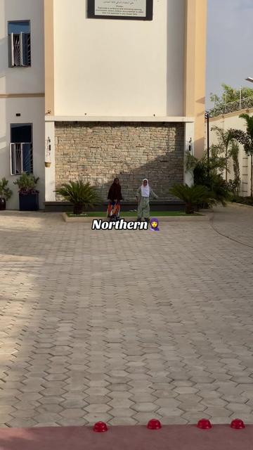 @🧕🌸NORTHERN ♎️ 🛼