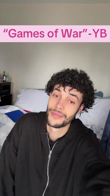 @Chrisbucketz