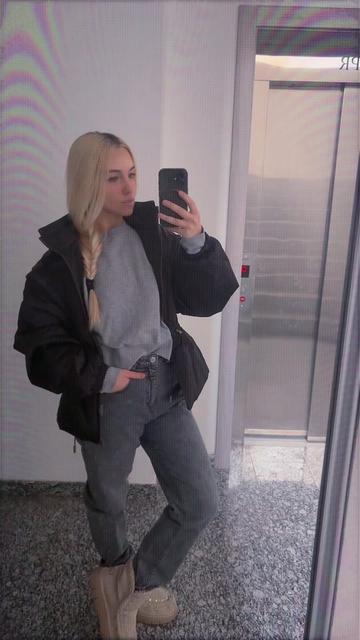 @Mia