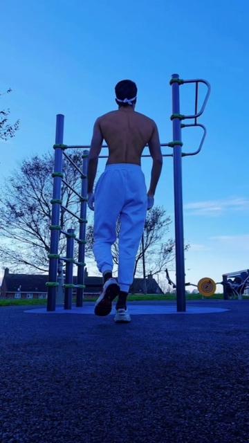 @hoodedcalisthenics