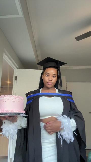 @lelo ndabezitha