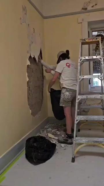 @womeninwhitepainters