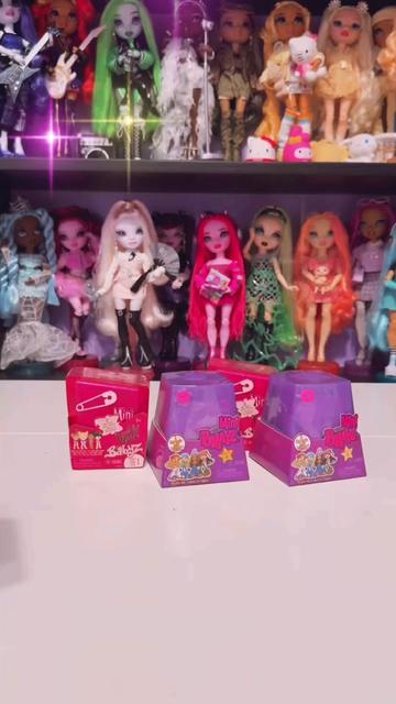 @Annie Collects