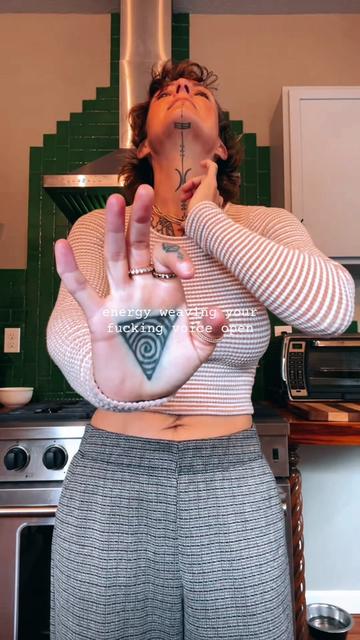 @NYXX LIBERATRIXX