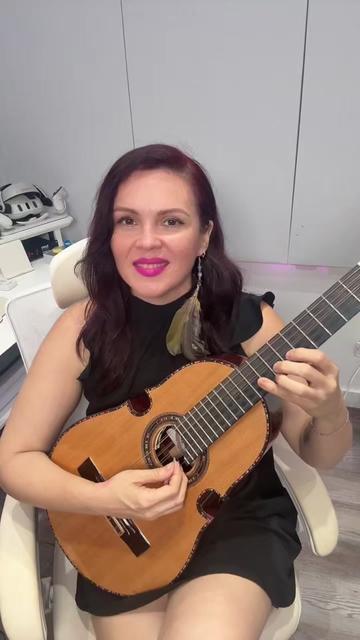 @lacuatrista
