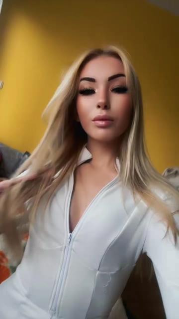 @Nikola🩷