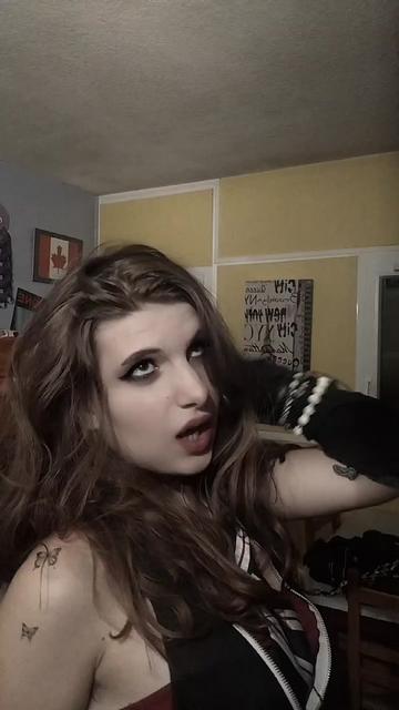@°\^•~👠oR🎶@~•^/°